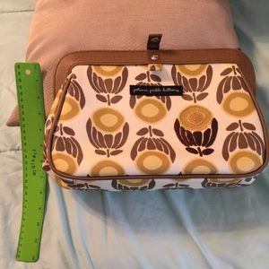 Petunia Pickle Bottom